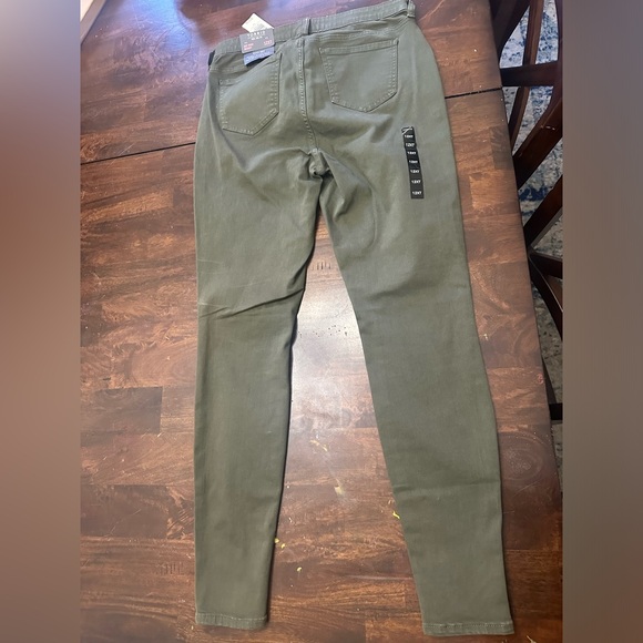 Torrid Sky High Skinny Jeans - Picture 5 of 6